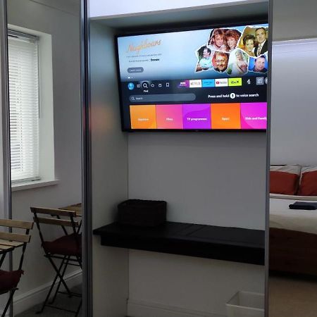 Surrey Quays Residency - Serviced Rooms ลอนดอน ภายนอก รูปภาพ